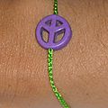 t) Peace & Love en Howlite