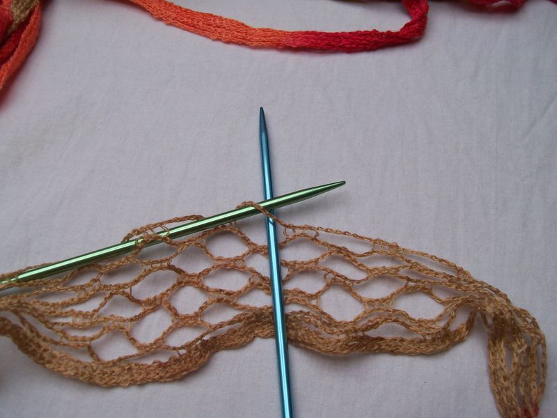 comment tricoter une echarpe en laine ruban