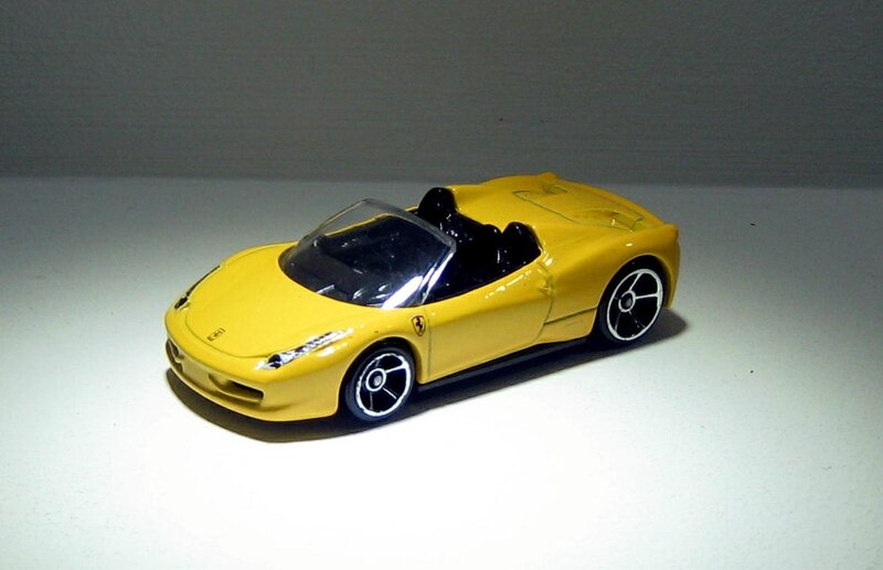 Ferrari 458 spider (Hotwheels 2012) 01