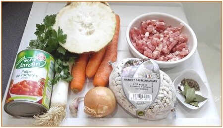 haricots blancs secs et légumes frais à la tomate1 haricots blancs secs et légumes frais à la tomate1
