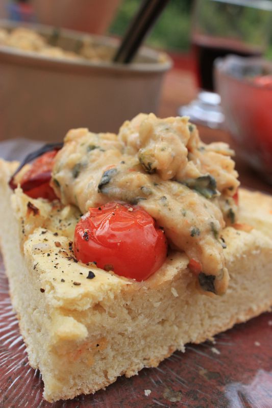 pain aux tomate, pâte de haricots