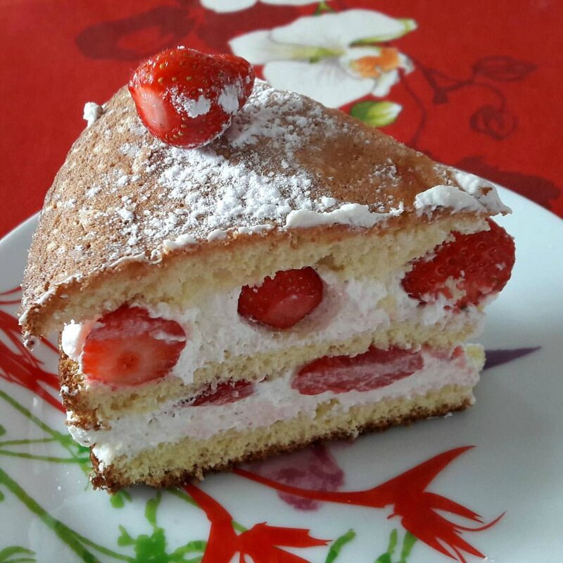 G Teau De Savoie Aux Fraises Gariguettes Et Cr Me Chantilly Mascarpone