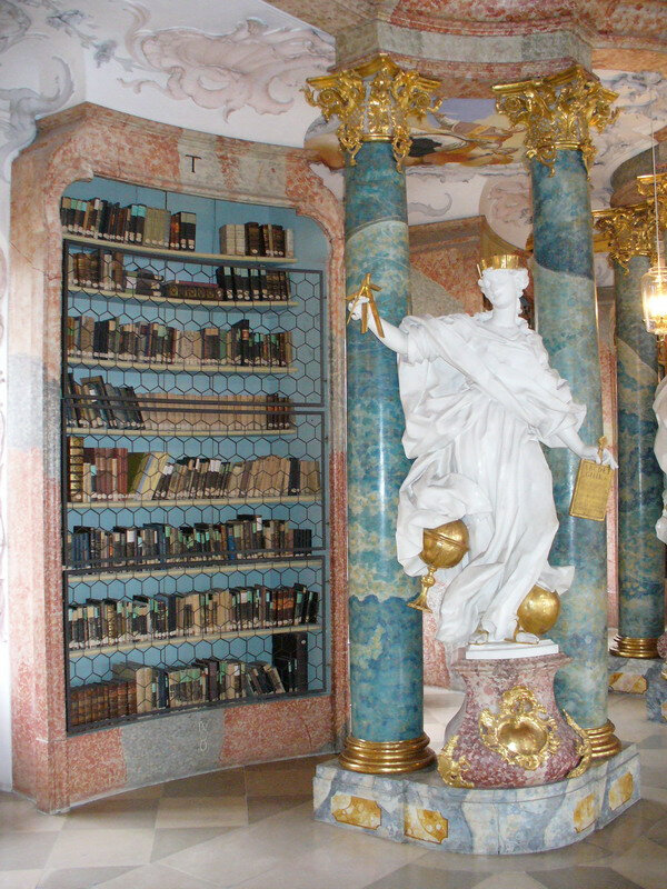 Wiblingen-bibliothek-books