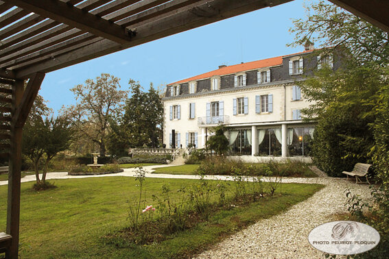CAZAUBON_Chateau_BELLEVUE_facade