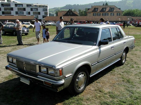 Первая toyota crown