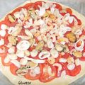 Pizza fruits de mer & tomates 