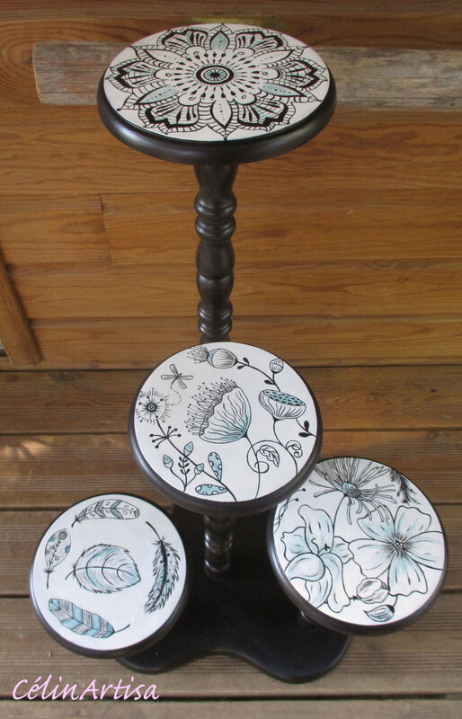 Support à plantes "Fleurs, plumes & mandala" (bois peint)