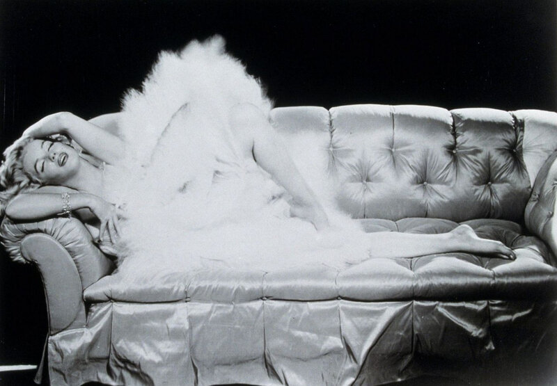 1957-05-06-NY-by_richard_avedon-05-TPATS-sitting_sofa_feathers-020-1b