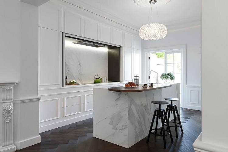 1-minosa-white-kitchen-parisioan-hand-made-door-calcutta-marble-0 (2)
