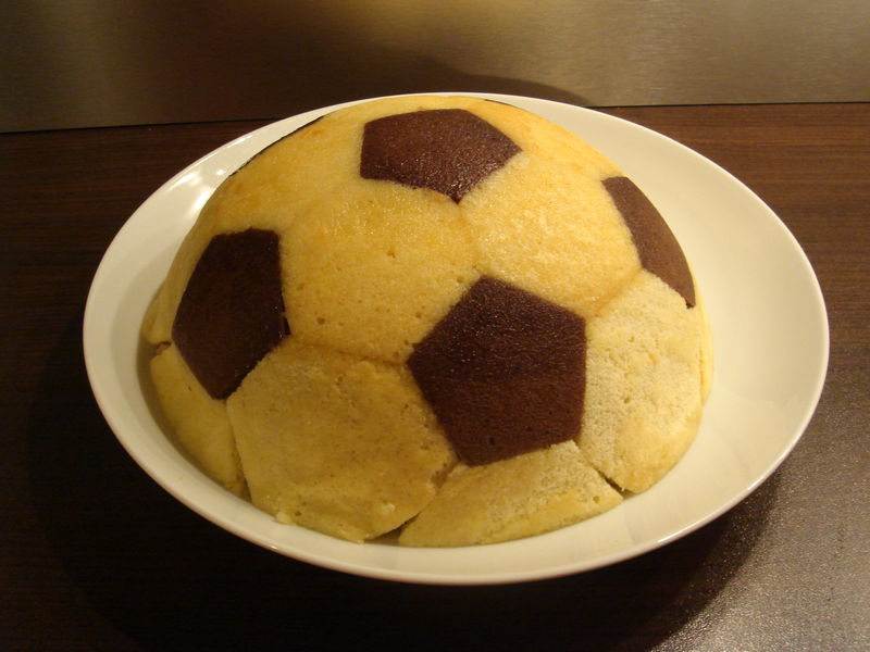 Gâteau d'anniversaire ballon de foot. - AAAHles macarons !
