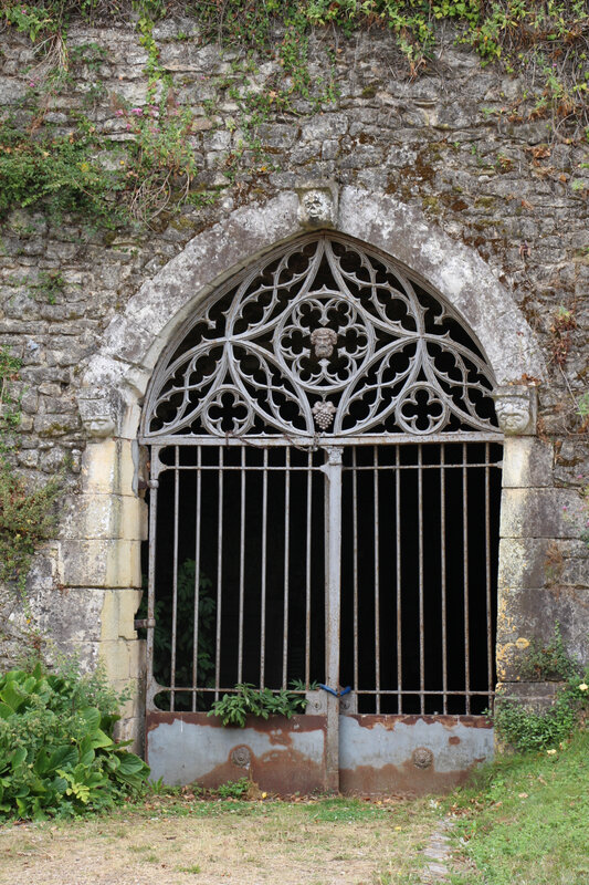 5-Évelyne O