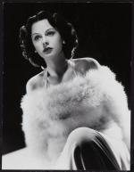 fur_white-portrait-1941-Hedy_Lamarr-1