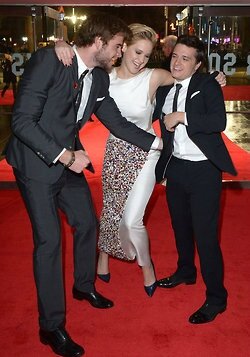 La parenthèse dorée+Hunger+Games+Catching+Fire+Embrasement+UK5