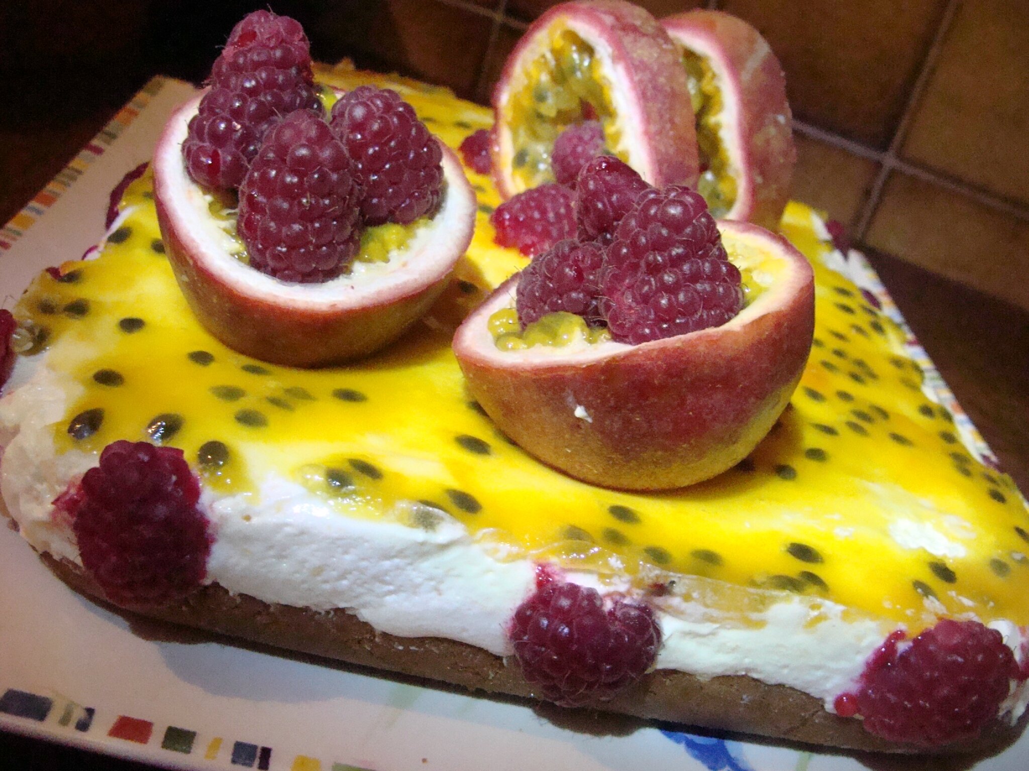 Entremets Croustillant Speculoos Mousse Au Chocolat Blanc Et Fruits De La Passion Du Jardin Et Du Marche A L Assiette Et A La Bouche