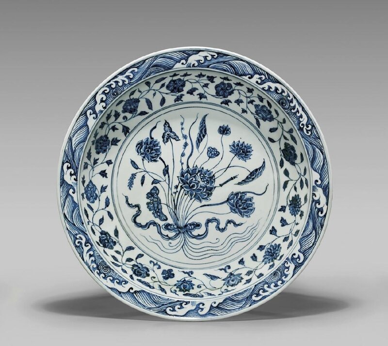 Important blue and white charger, Yongle period (1403-1424)