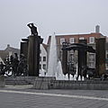 Bruges, la sculpture-fontaine du couple Depuydt-Canestraro