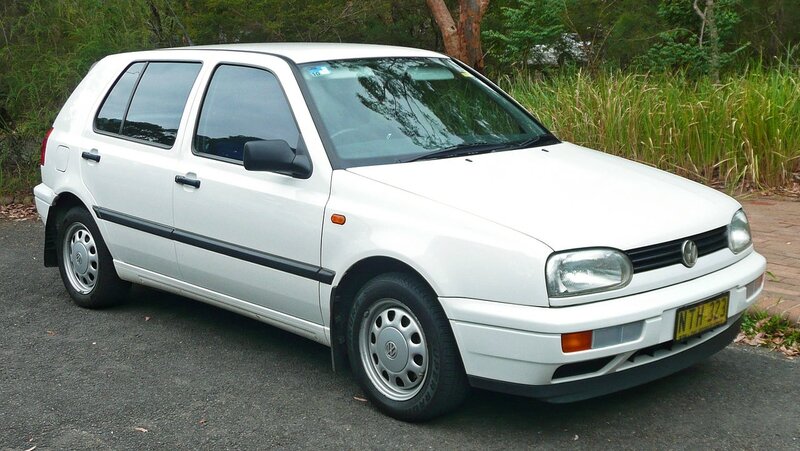 1280px-1996-1998_Volkswagen_Golf_(1H)_CL_5-door_hatchback_03