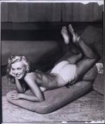 1948-by_earl_moran-knickers_white-mattress-2-1