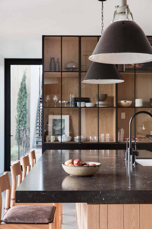 Scandinavian-Modern-Home-Potter-Mallis-14-1-Kindesign-1
