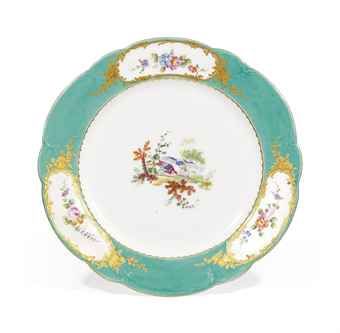 assiette_a_petites_palmes_en_porcelaine_de_vincennes_sevres_du_xviiiem_d5497694h