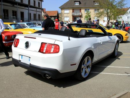 Ford mustang GT convertible de 2011 (7ème bourse d'échanges autos-motos de Chatenois) 02