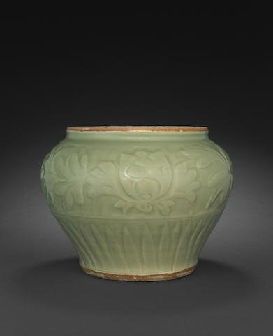 A Longquan celadon jar, guan, 14th century
