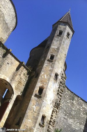 Chateau-de-Chateauneuf-en-Auxois