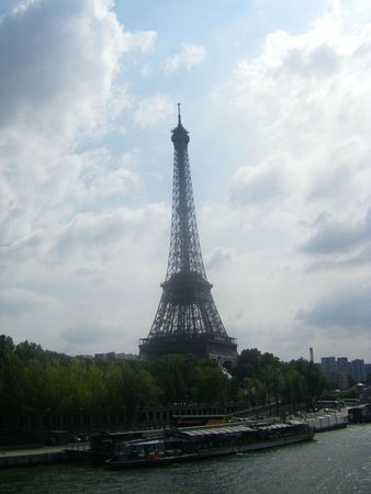 17 Mylène à Paris