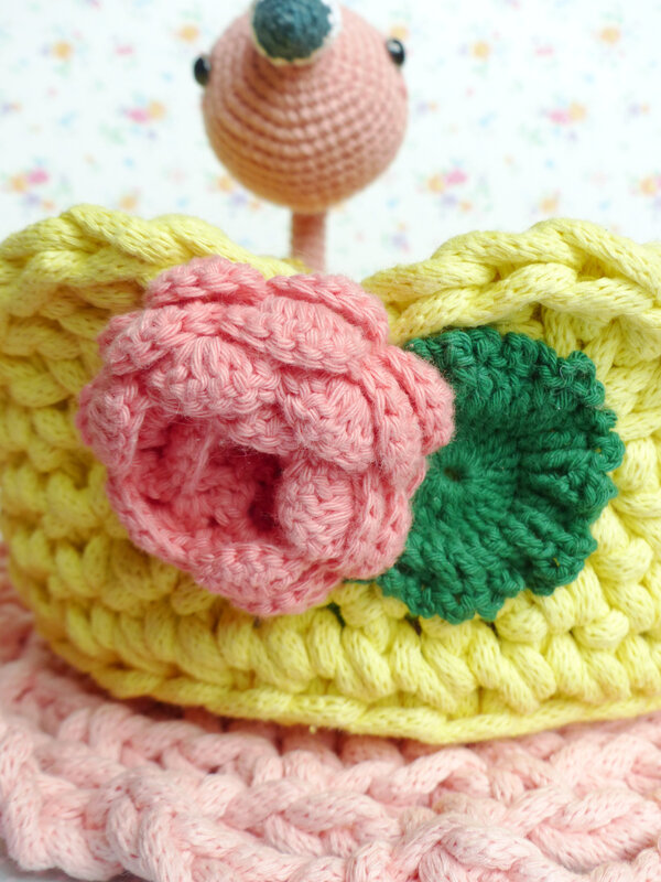 08-corbeille-flamant-rose-creavea-rico-design-dmc-ricorumi-nova-vita-macrame-crochet