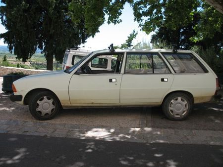 Peugeot305GLbkprof