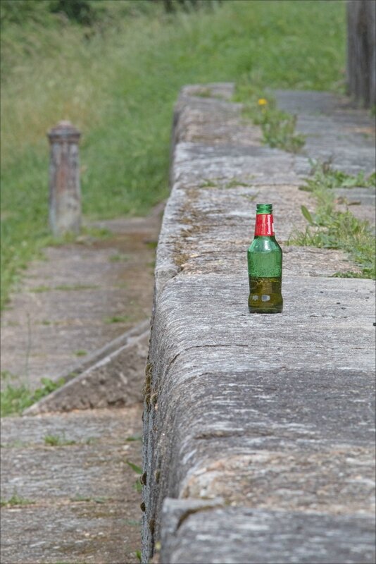 ville bouteille biere poteaux 190517