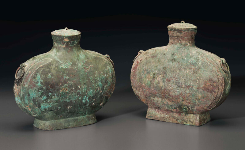 2015_NYR_03720_3187_000(two_bronze_ritual_wine_flasks_and_covers_bianhu_han_dynasty)