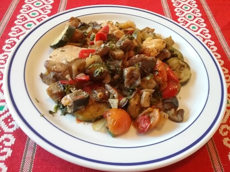 Poêlée provençale de légumes et champignons au poulet1