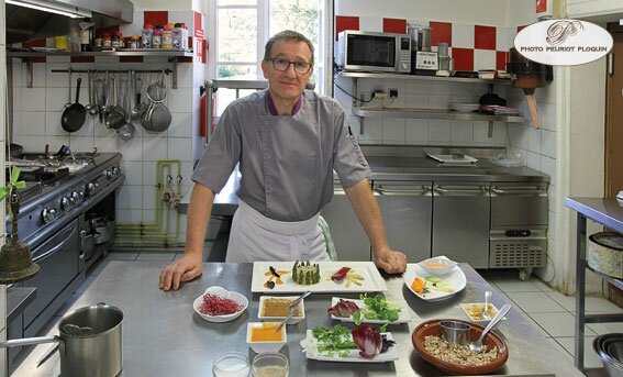 SAINT_BEAUZEIL_Chateau_de_l_Hoste_Guy_Herault_en_cuisine