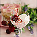 Verrine fromage blanc aux cerises et son croquant meringue/biscuit rose.....