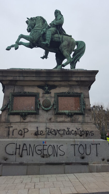 Trop de revendications, changeons tout
