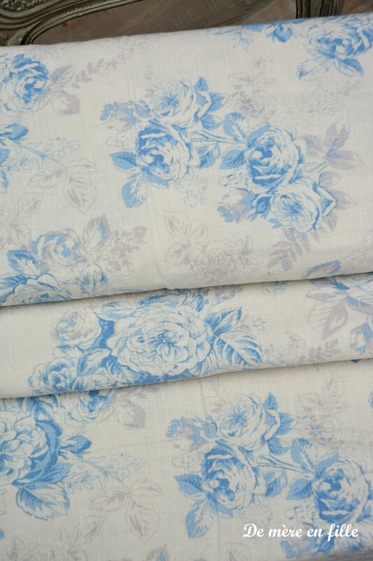 fond lin fleurs bleues