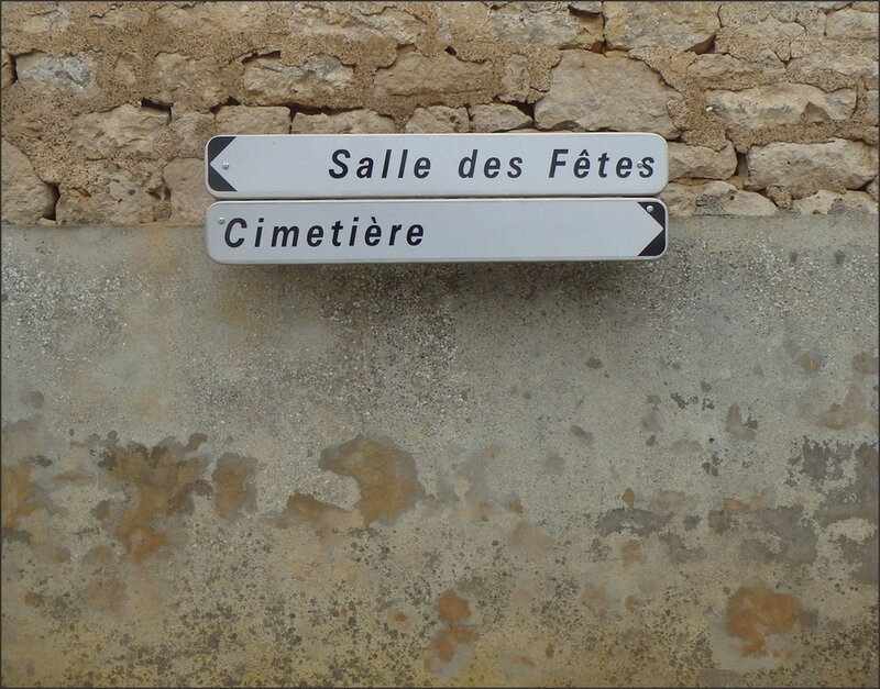 Ste Ouenne pancartes sdf cimetière 0201416 fb