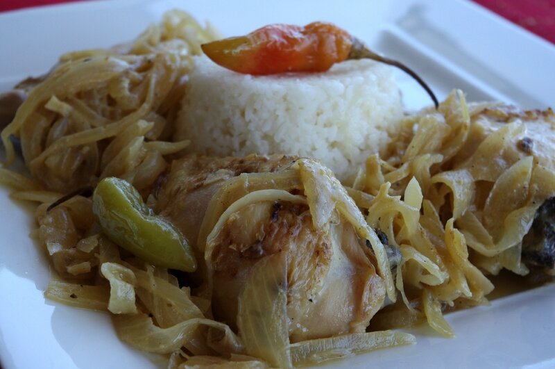 Poulet Yassa A La Moutarde Et Aux Oignons Senegal Kiyakuisine