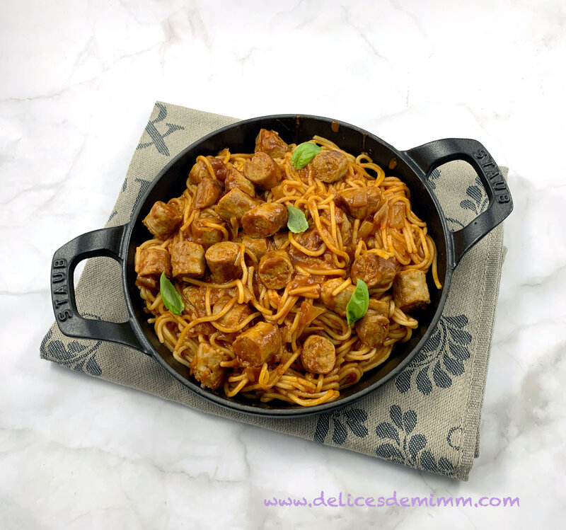 Spaghetti à la sauce tomate et aux chipolatas de Cyril Lignac 5