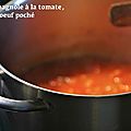 Soupe espagnole à la tomate, épices et oeuf poché
