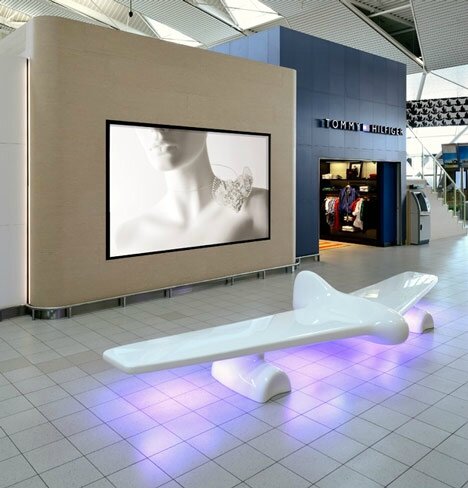 dezeen_Schiphol-Departure-Lounge-4-by-Tjep_6