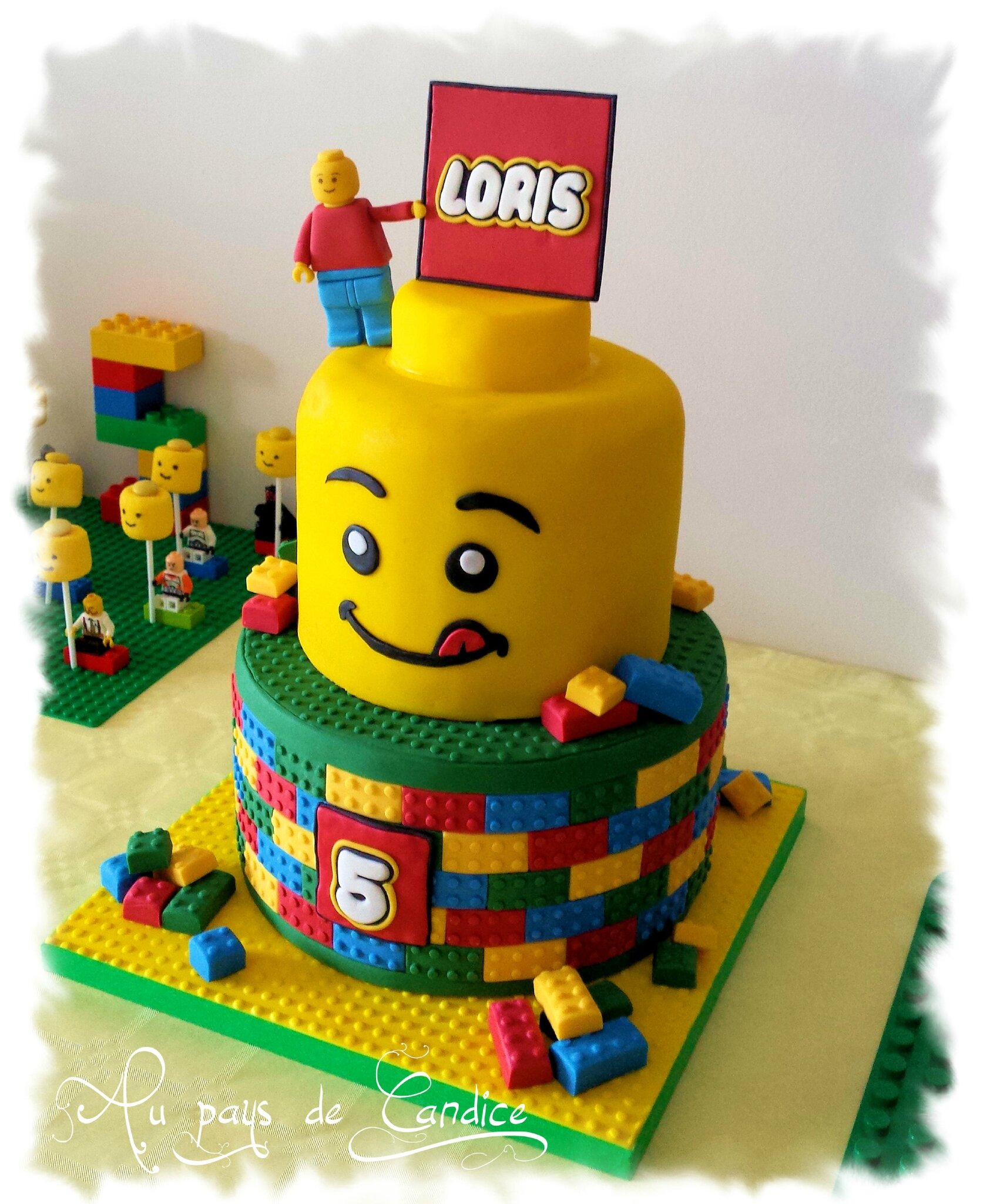 Gâteau d'Anniversaire sur le thème des briques Lego - Recette par