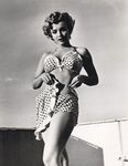 1951_poids_ModelPolkaDotsAndFrills_0101