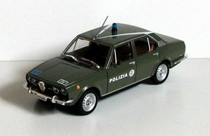 Alfa romeo alfetta polizia de 1972 de chez Grani (1