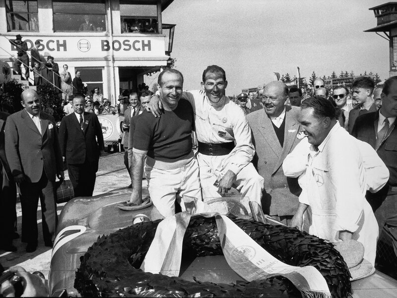 juan-manuel-fangio-and-stirling-moss-eifel-race-1955