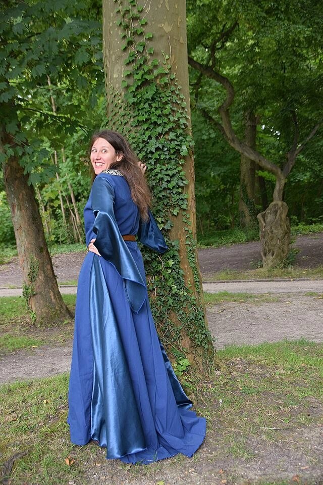 Robe médiévale bleue en taffetas et coton