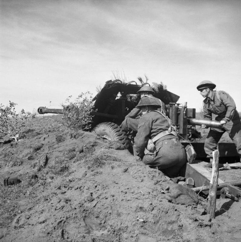 A_17-pdr_anti-tank_gun_in_action_in_the_Anzio_bridgehead, _Italy, _13_March_1944__NA12888