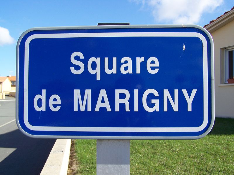 Yzernay (49), square de Marigny
