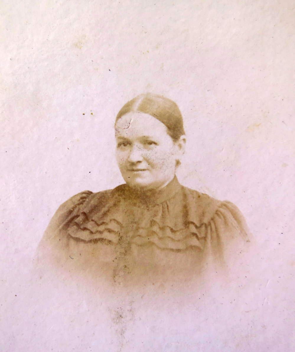 Z Larrant, Marie-Thérèse, née Jacquet